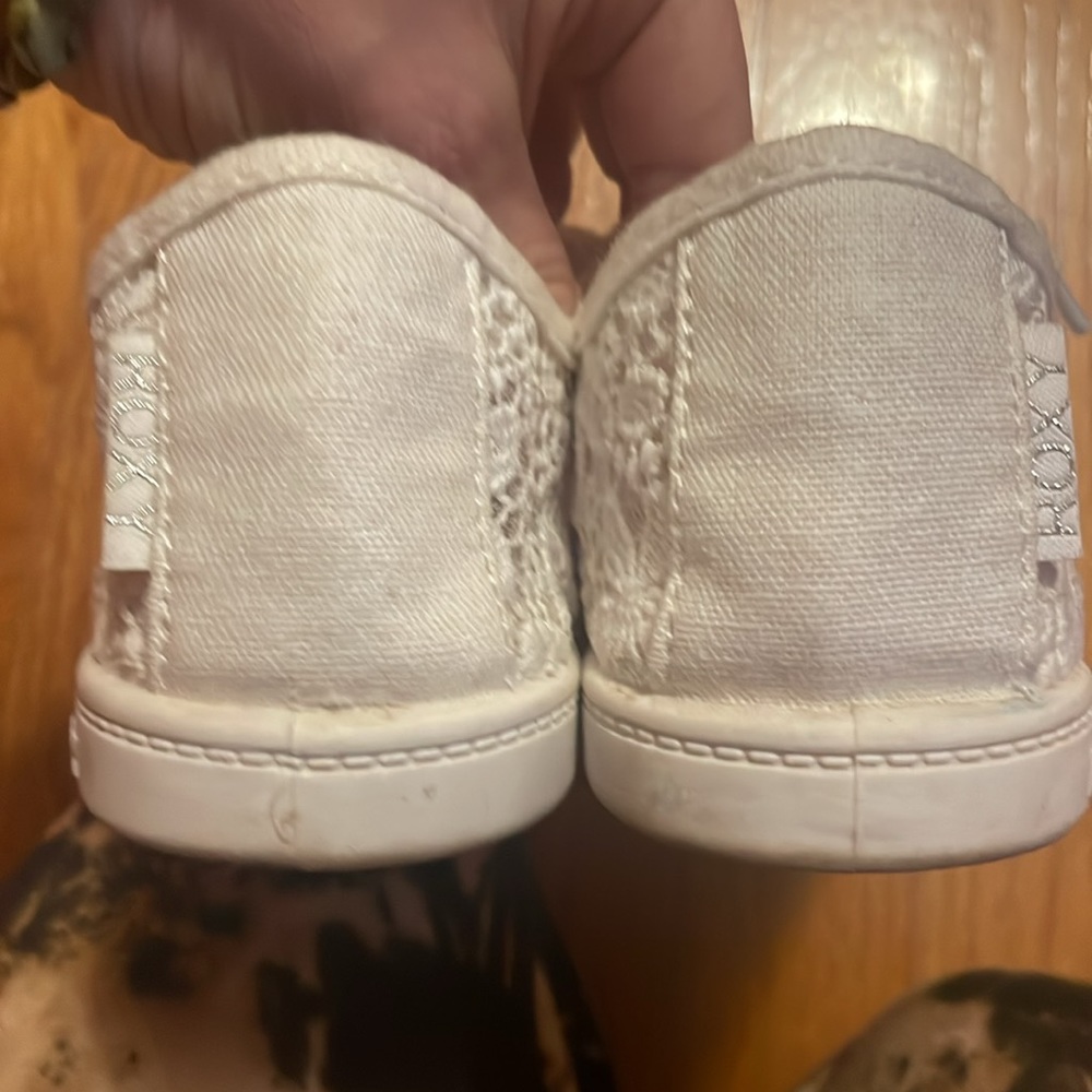 Sneakers - Picture 3 of 4